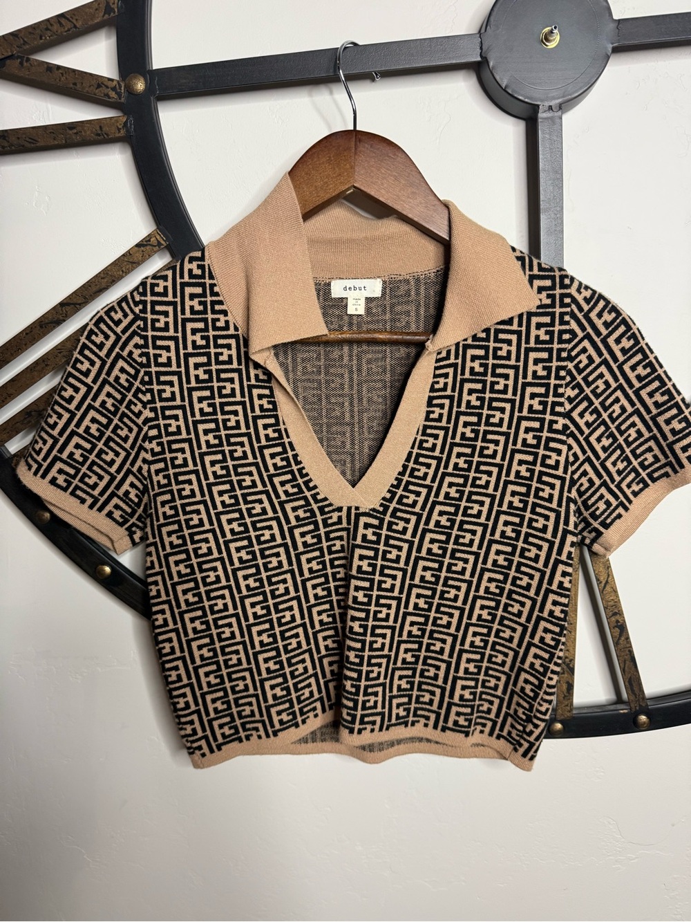 debut Tan and Black Geometric Knit Polo Crop Top